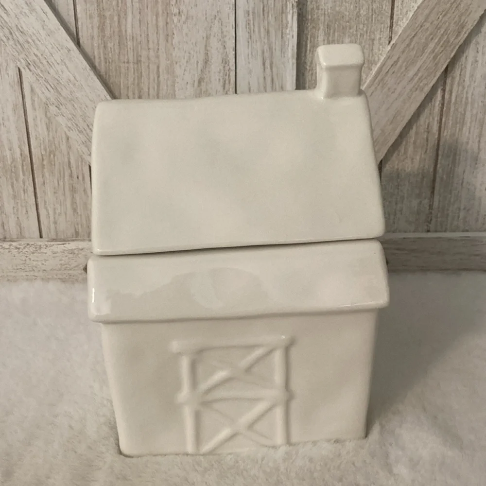 Rae Dunn Barn Life Canister